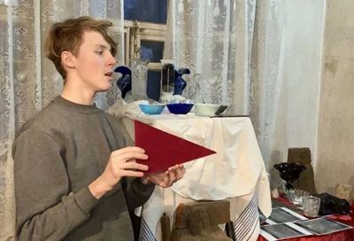 A 17-year-old glassblower from the Tver region wants to revive the unique glass production from which the rubies of the Kremlin stars were made