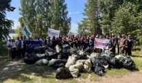 Corporate eco-volunteers carried out a large-scale cleanup in the Karakansky Bor